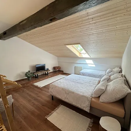 Ca - Comfy Apartment *